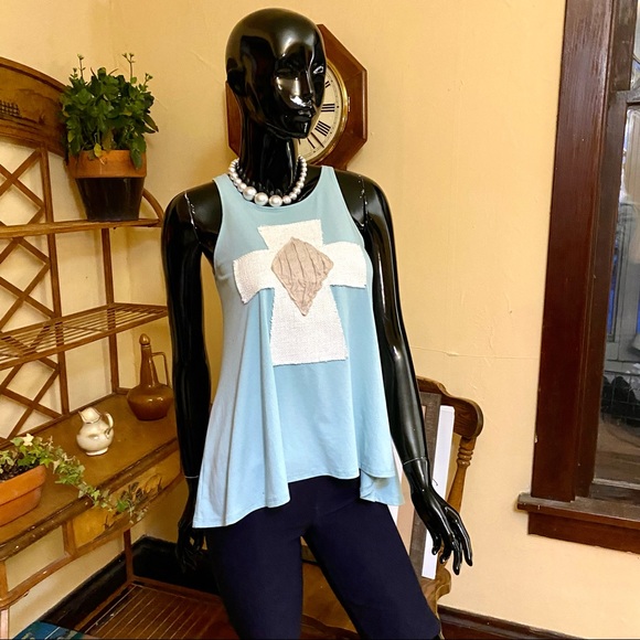 Lost Petals Linen artsy, BoHo top! - Picture 1 of 10